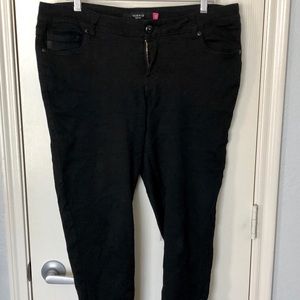 💖 Torrid Cropped Ankle Pants w Zipper Accent 💖